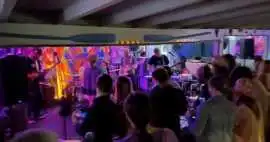Enjoy Vibrant Spring Nights With Top Bars in CA