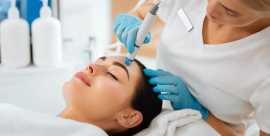HydraFacial treatment by aaynaclinic, New Delhi