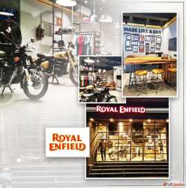 Royal Enfield Showroom in Ghaziabad Bullet on Road