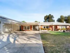 Real estate agent in munno para, Adelaide