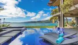 Discover the charm of a Southern California oceanf, Manhattan Beach