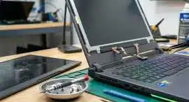 New screen replacing broken laptop screen , Nairobi