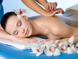 Deep Tissue Massage at Queiro Unisex Spa, New Delhi