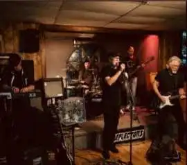 Experience Best Dining Experiences with Live Music