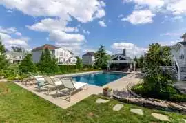 Custom Luxury Pools in Delaware, United States