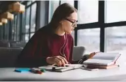 Writing a Critical Literature Review , Sydney