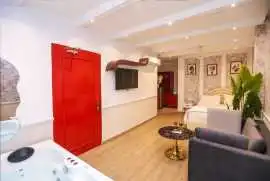 Exclusive Luxury Homestay in Hauz Khas Village