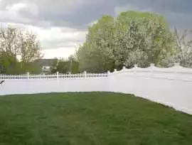 Vinyl Fence: Echoes Style, Defies Time, Saskatoon