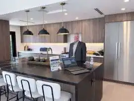 Brook Reynolds Realtor at JohnHart Real Estate, Monrovia