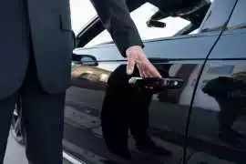 Whitby-to-Pearson Airport Limo Service , Whitby