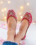 Get Stylish and Comfortable Jutti for Women from P, $ 3,690