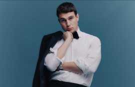 Discover Elegance: Bespoke Tailored Suits in UK, City of London