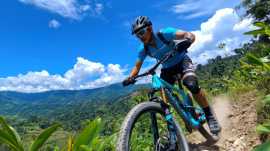 Offers Mountain Bike Tours in Costa Rica, Los Angeles