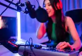 Independent Radio Station in Midcoast Maine – Etta