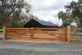 Can I Customise Wooden Driveway Gates in Frankston, Hastings