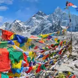 Everest Awaits: Your Roadmap to the Ultimate Climb, $ 1