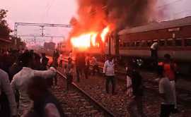 नई दिल्ली से दरभंगा जा रहीं एक्सप्रेस ट्रेन में बड, Lucknow