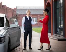 Airport Chauffeur Service: Luxurious Transfers wit, London
