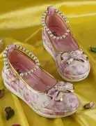 Women’s Footwear Wholesaler at Steppings Shoes, New Delhi