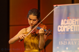Competition Violin: Sophie  Branson