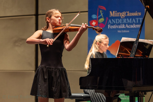 Sofia Volovyk plays Vittorio Monti's Czardas