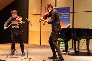 Diyang Mei and Lech Uszynski play Frank Bridge