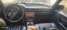 Mercedes E230 1987, Damascus
