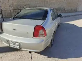 كيا شوما 2004