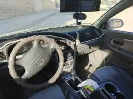 كيا شوما 2004