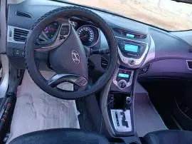 هيونداي افانتي 2012