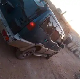 Nissan 2000, RF15813246