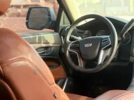 كاديلاك إسكاليد 2016, دمشق, RF63423398