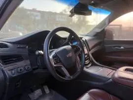 كاديلاك إسكاليد 2016, دمشق, RF63423398