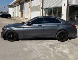 مرسيدس بنز C300 موديل 2019 للبيع