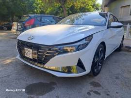 Hyundai Elantra 2023