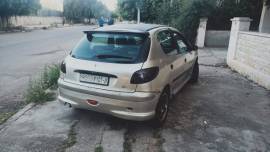 بيجو 206  في طرطوس