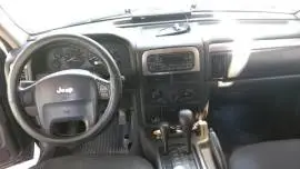 Jeep Cherokee 2002, Hama