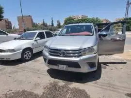 تويتا هايلوكس 2023 للبيع