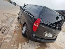 فان هيونداي h1 2015