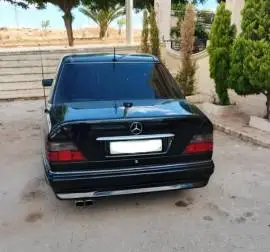 Mercedes Benz W-124 1988, Aleppo
