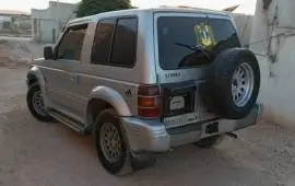 جيب مستوبشي باجيرو 2002