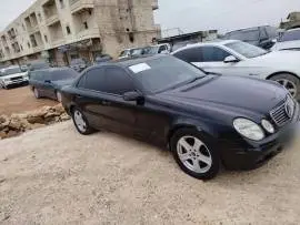 مرسيدس 211 موديل 2001