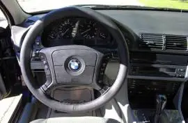 سيارة BMW موديل 2000 للبيع
