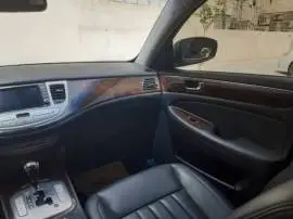 جنسس 2011 للبيع