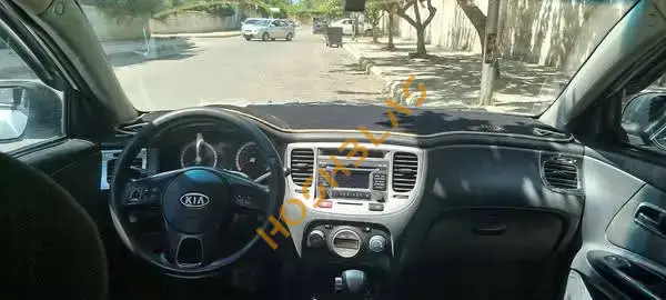 Kia Rio 2011 full with sunroof