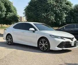 تويوتا كامري 2018 للبيع