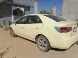 كيا فورتي 2010 للبيع