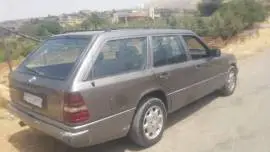 مرسيدس 300 ستيشن 1989