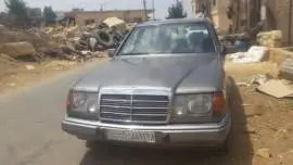 مرسيدس 300 ستيشن 1989