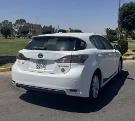 لكزس CT200h 2011